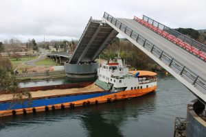 Este sábado desde las siete de la mañana se realizará el levante de los tableros del puente Cau Cau