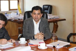 Exseremi del MOP desmiente al Gobierno y aclara que licitación de doble vía a Valdivia se proyectaba para el 2019