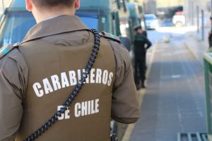 Se entregó a Carabineros: Conductor ebrio habría arrastrado con un auto a su pareja en Valdivia