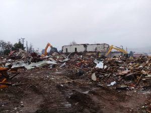 Con la demolición del antiguo edificio del CESFAM externo de Valdivia iniciarán su proceso de remodelación