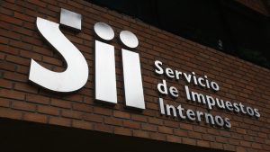 Funcionarios del SII en Los Ríos se movilizaron en rechazo de la Reforma Tributaria de Piñera