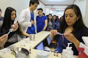 Tras brote de paperas en estudiantes de medicina de la UACh realizaron operativo de vacunación