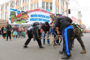 Seis personas detenidas dejó manifestación en apoyo a presos mapuche en Valdivia