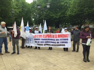 Empleados fiscales se manifestaron por despidos injustificados: En Los Ríos serían más de 40 los afectados