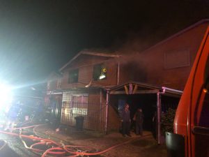 Incendio donde murieron tres niños en Valdivia se habría originado por radiación de calor de una estufa