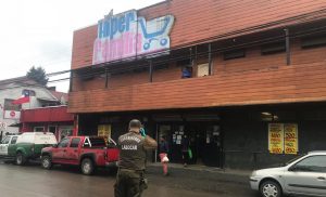 Investigan millonario robo en conocido supermercado de Mariquina