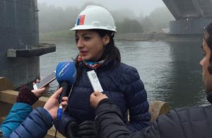 La dura pelea tuitera de la SEREMI del MOP por el proyecto del puente Las Mulatas