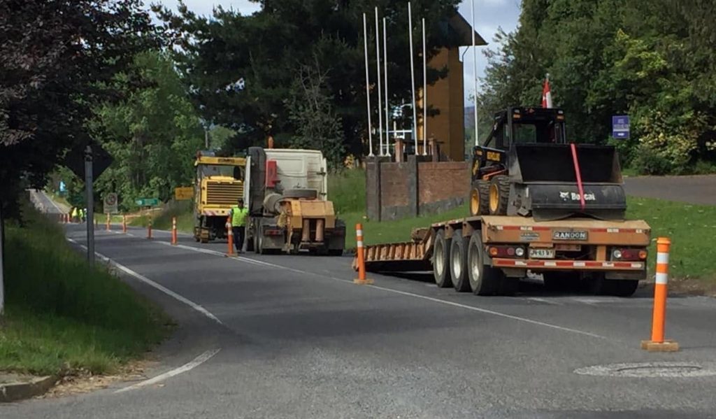 Vialidad comenzó reasfaltado de tramo de acceso a la Ruta Valdivia-Niebla