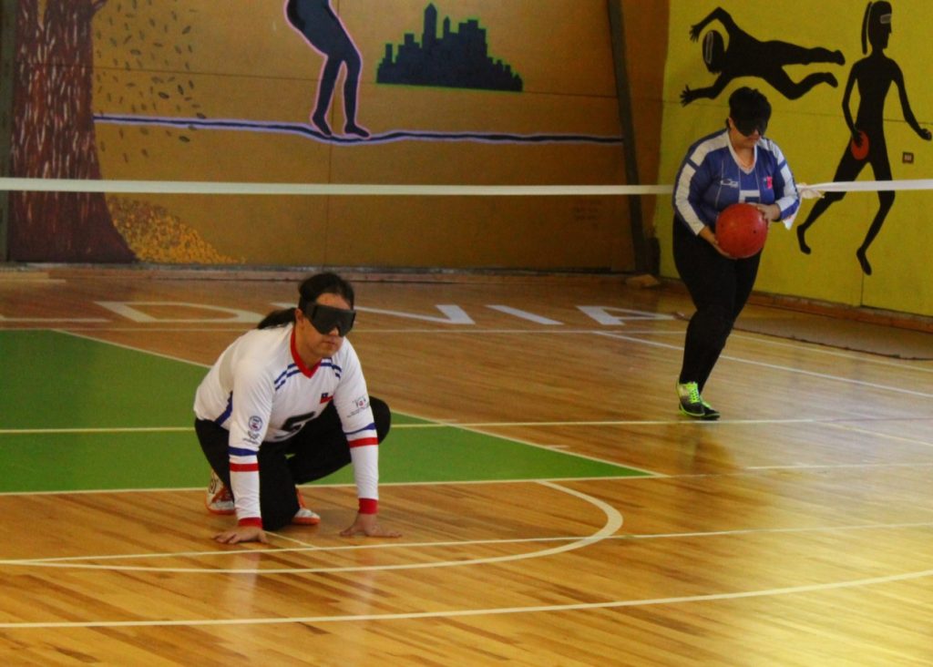 Alumnos del Armando Robles realizaron campeonato de GoallBall, deporte para personas ciegas