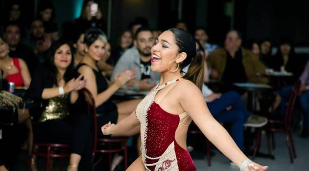 Constanza Vera la esforzada joven valdiviana que competirá en el mundial de bachata en EE.UU