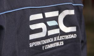 Los Ríos: SEC llama a evitar uso de cotillón cerca de redes eléctricas para prevenir cortes de suministro