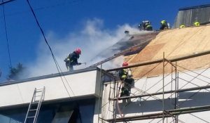 Incendio afecta al Teatro Municipal Lord Cochrane de Valdivia