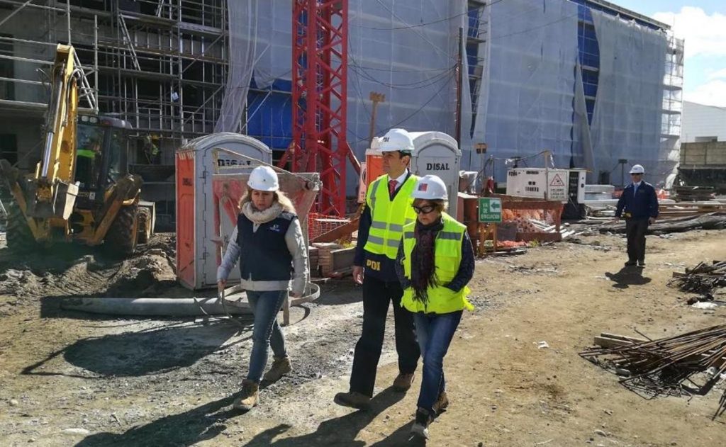 Detectan deficiencias en obras del nuevo cuartel de la PDI de Valdivia: Hay "pilar de hormigón", sin hormigón