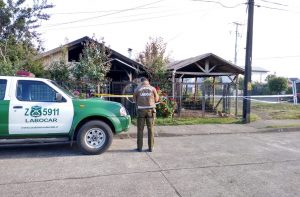 Incendio afectó vivienda de dos adultos mayores en Lago Ranco