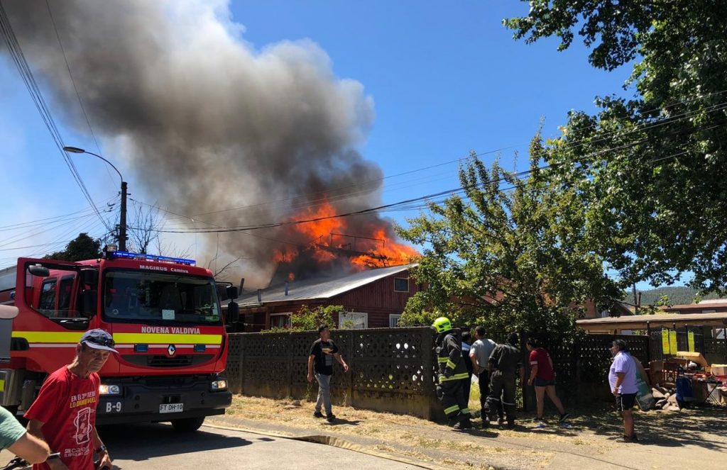 Cuatro casas fueron afectadas por incendio en sector Corvi de Valdivia