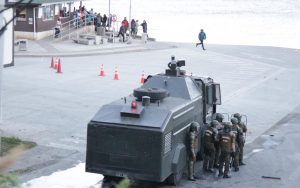 Sin detenidos, ni lesionados concluyó nueva jornada de protesta de pescadores en Niebla, según Carabineros