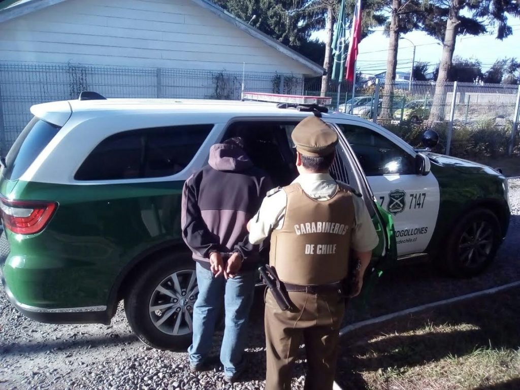 Detienen a hombre que apuñaló a otro en la Población San Luis de Valdivia