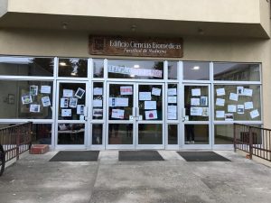 Estudiantes de Tecnología Médica de la UACh no descartan movilización ante la falta de docentes