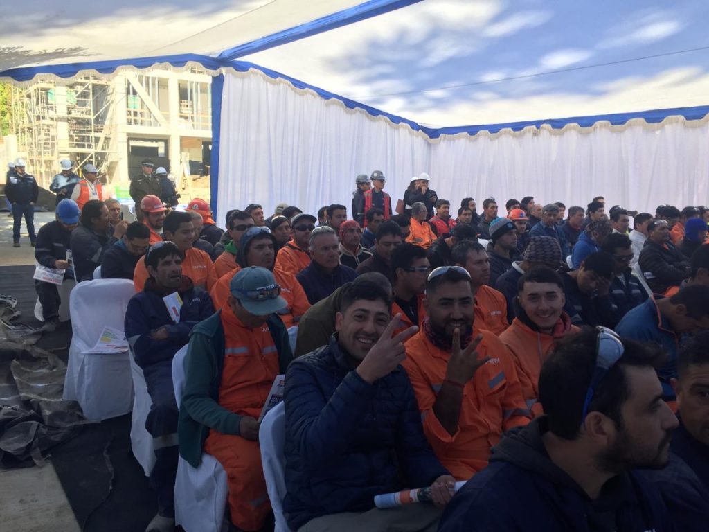 Con presentación artística conmemoraron en Valdivia el Día del Obrero de la Construcción