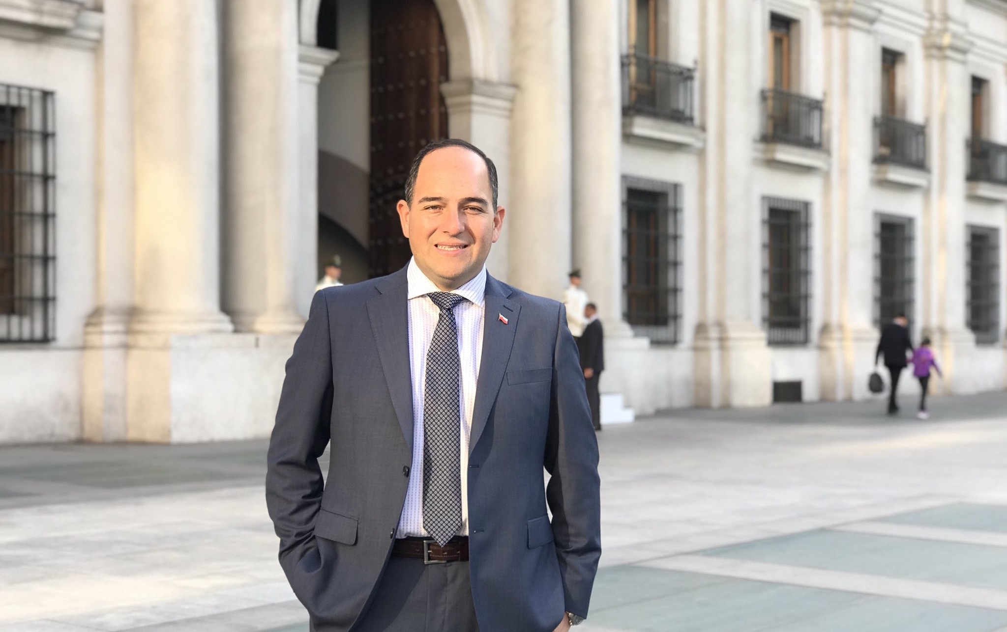 Intendente César Asenjo admite «error» tras polémicas imágenes de sus ...
