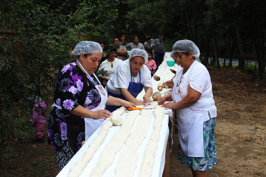 La Unión: Agrupación Mujeres del Alerce construirá la sopaipilla mas grande del mundo