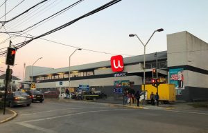 Entérate a qué hora cerrarán los supermercados este martes en Valdivia por el Día del Trabajador