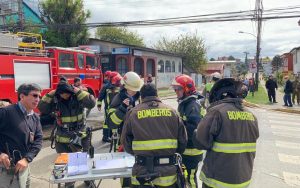 Rotura de contenedor de gas de dos mil kilos obliga el cierre de calles en el centro de Valdivia