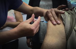 Tres comunas de Los Ríos han conseguido inocular contra la Influenza al 80% de su población