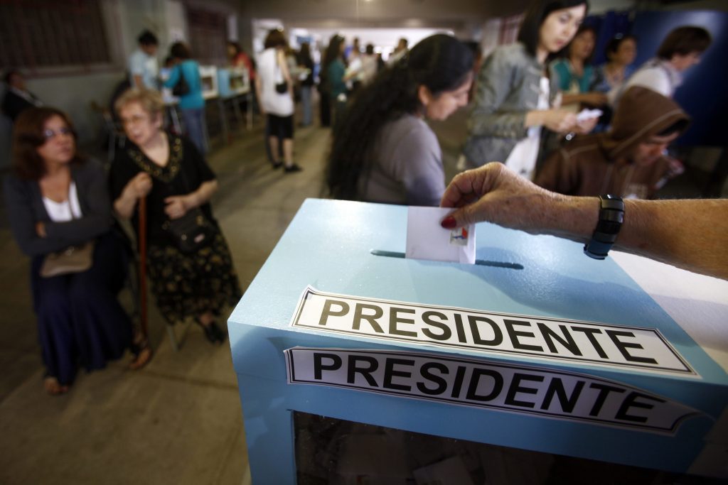 Berger lamentó que proyecto que busca acercar locales de votación a domicilio de los electores no tenga suma urgencia