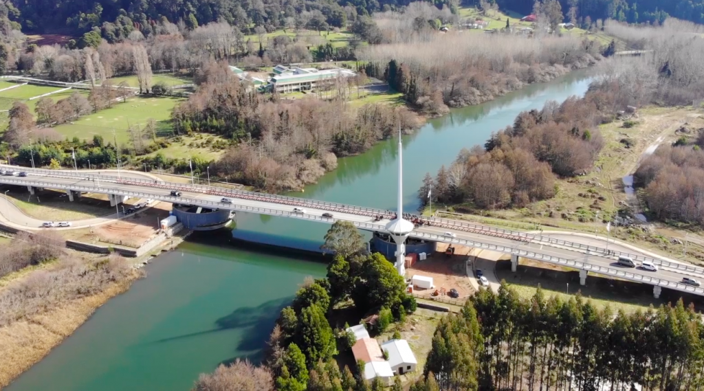 Un millón de vehículos han transitado por el puente Cau Cau durante su uso provisorio