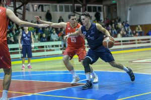 USS y UACH disputarán clasificación a nacional de básquetbol universitario masculino