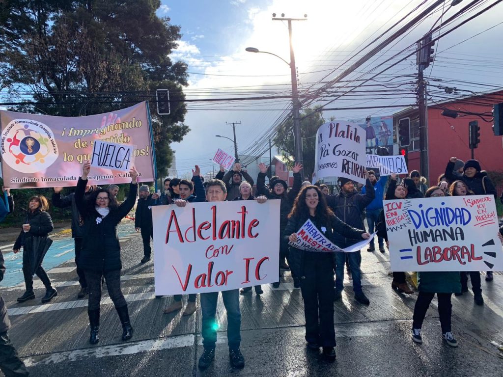 Sindicato de Trabajadores del Instituto Inmaculada Concepción inicia huelga legal en Valdivia