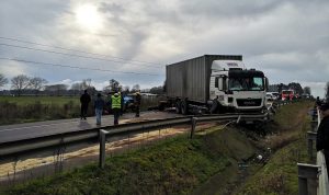 Conductor de tractor falleció tras colisionar con un camión en Río Bueno