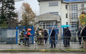 Evacuaron juzgados de Familia y Laboral de Valdivia por llamado de emanación de gas