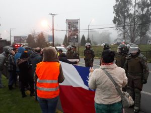 Vecinos de la Ruta Torobayo - Curiñanco protestaron por condiciones del camino