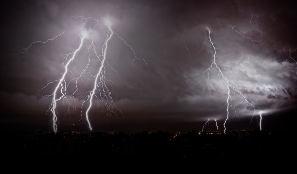 Prevén posibles tormentas eléctricas para este jueves en cuatro comunas de Los Ríos