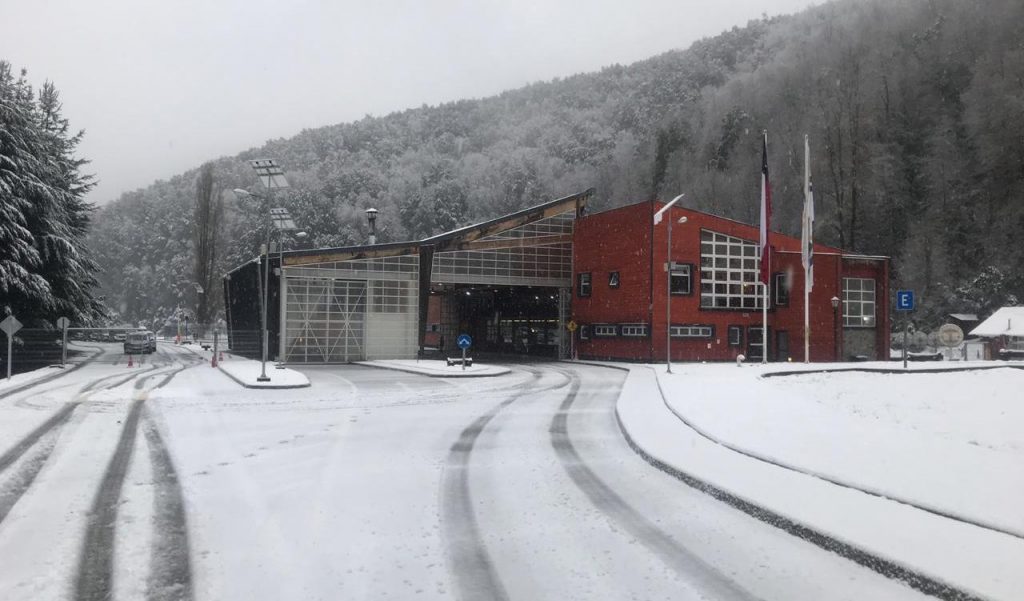 Complejo Fronterizo Hua Hum continúa cerrado este domingo por nevazones en la frontera