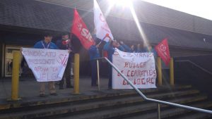 Trabajadores de Walmart en Los Ríos acusan amedrentamientos en medio de mediación con la compañía