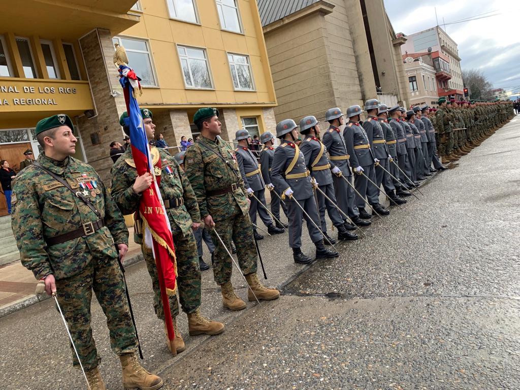 Más de 100 de militares realizaron el juramento a la bandera en Valdivia