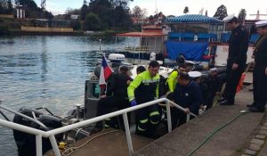 Hombre fue rescatado por la Armada tras caer desde el puente Calle Calle