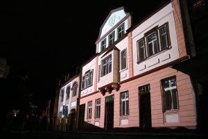 Con espectáculo artístico la UACh reinauguró su remodelada Casa Central