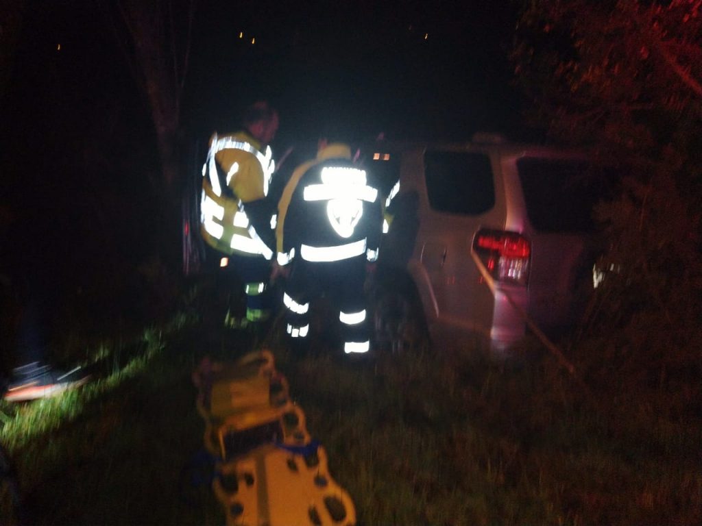 Mujer en estado de ebriedad volcó en el Puente Cruces de Valdivia y dejó dos lesionados