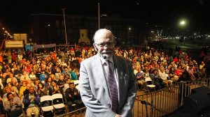 Eclipses: José Maza inaugurará con una charla en Valdivia la séptima versión de la Feria del Libro de la USS