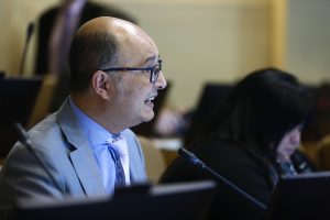 Diputado Ilabaca emplaza a Ministro Paris acusando falta de recursos para la Salud Primaria