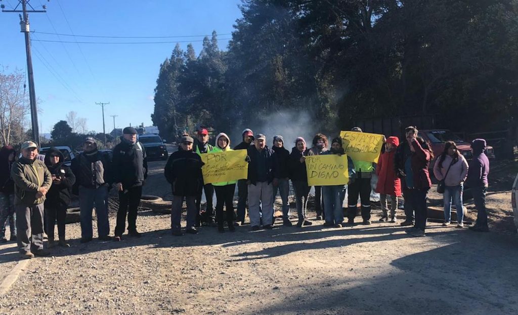 Vecinos de sector La Plata bloquearon ruta exigiendo mejoras en la zona