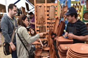 Novena versión de la Feria Sietelagos reunirá lo mejor de la gastronomía y artesanía local en Panguipulli