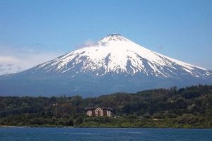 Bajan a alerta temprana preventiva en Panguipulli por actividad de volcán Villarrica