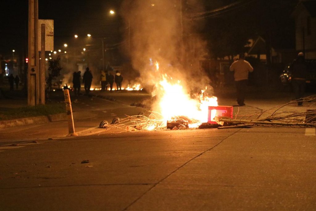 Cuarta noche con toque de queda dejó 12 detenidos en la Región de Los Ríos