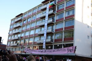 “El Derecho de Vivir en Paz”: El cartel que se desplegó en medio de masiva marcha en Valdivia