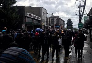 Con disturbios terminó “mochilazo” estudiantil en Valdivia